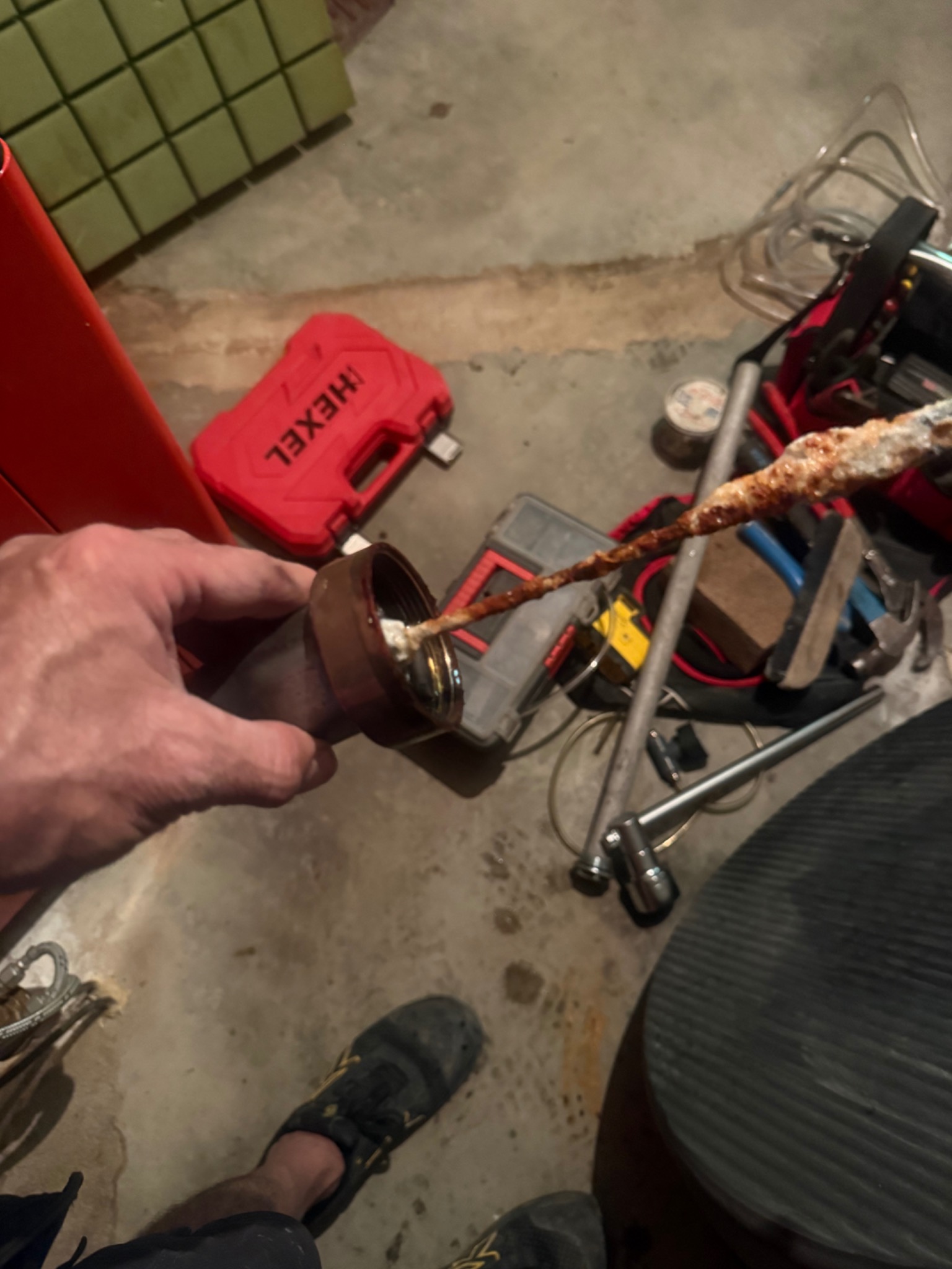 Anode très corrodée démontée lors d’un dépannage